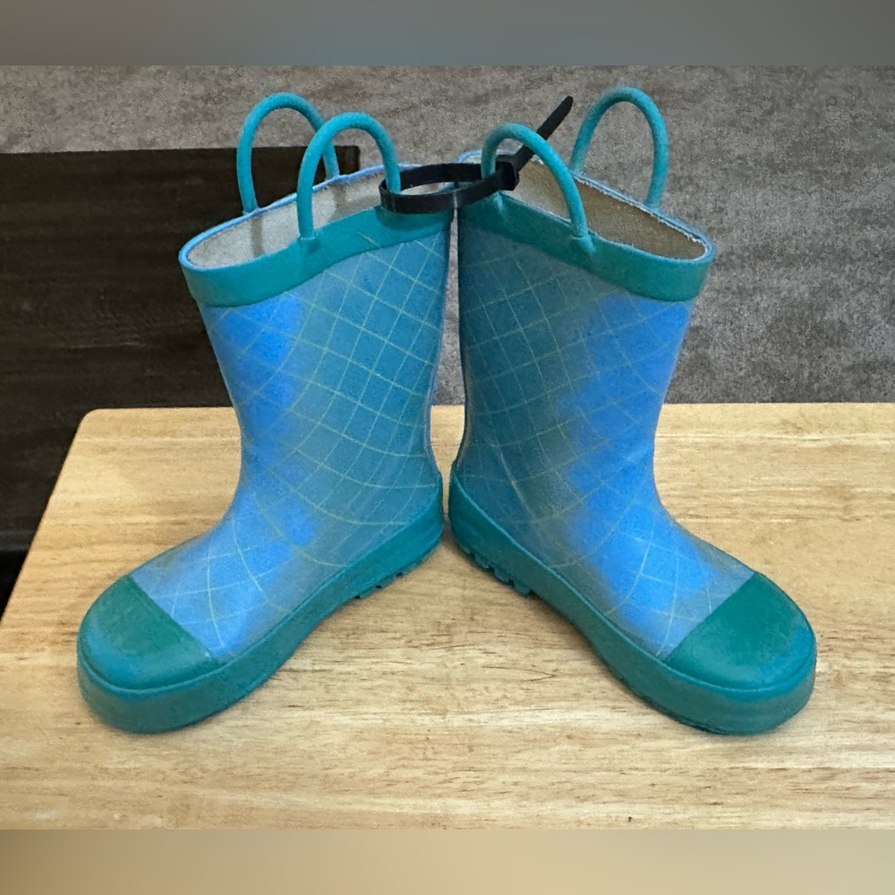 Stylish Kids' Blue and Green Rain Boots